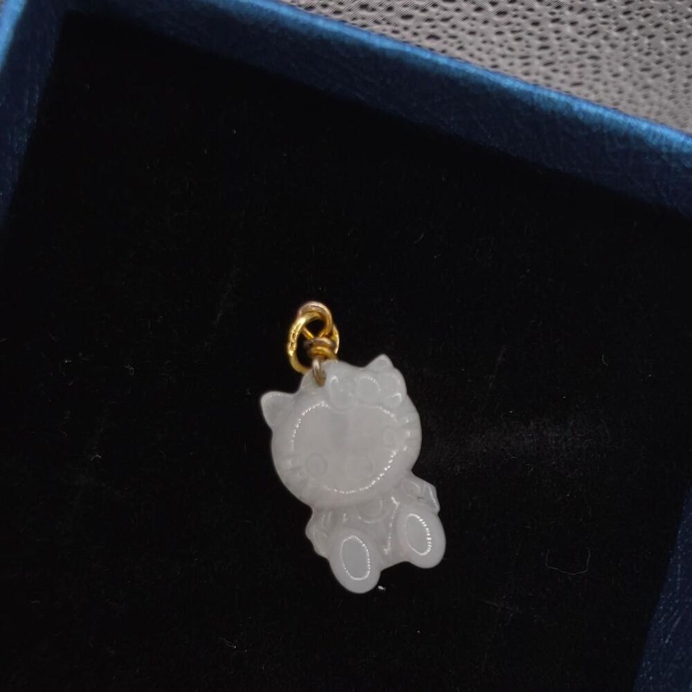 Sanrio Women's White and Gold Jewellery